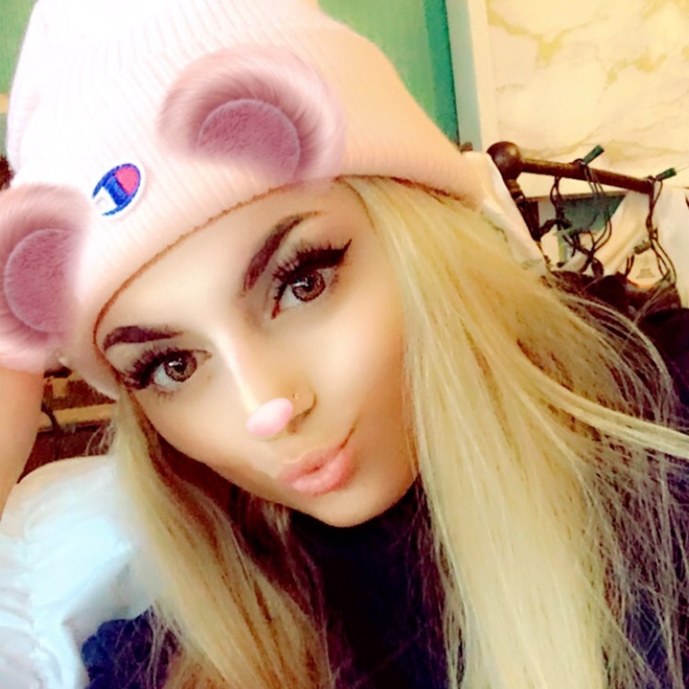 Meet your Posher, Lana